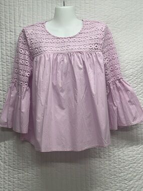 2.7 AUGUST APPAREL Light Lavender Lace Yoke Bell Sleeve Tunic